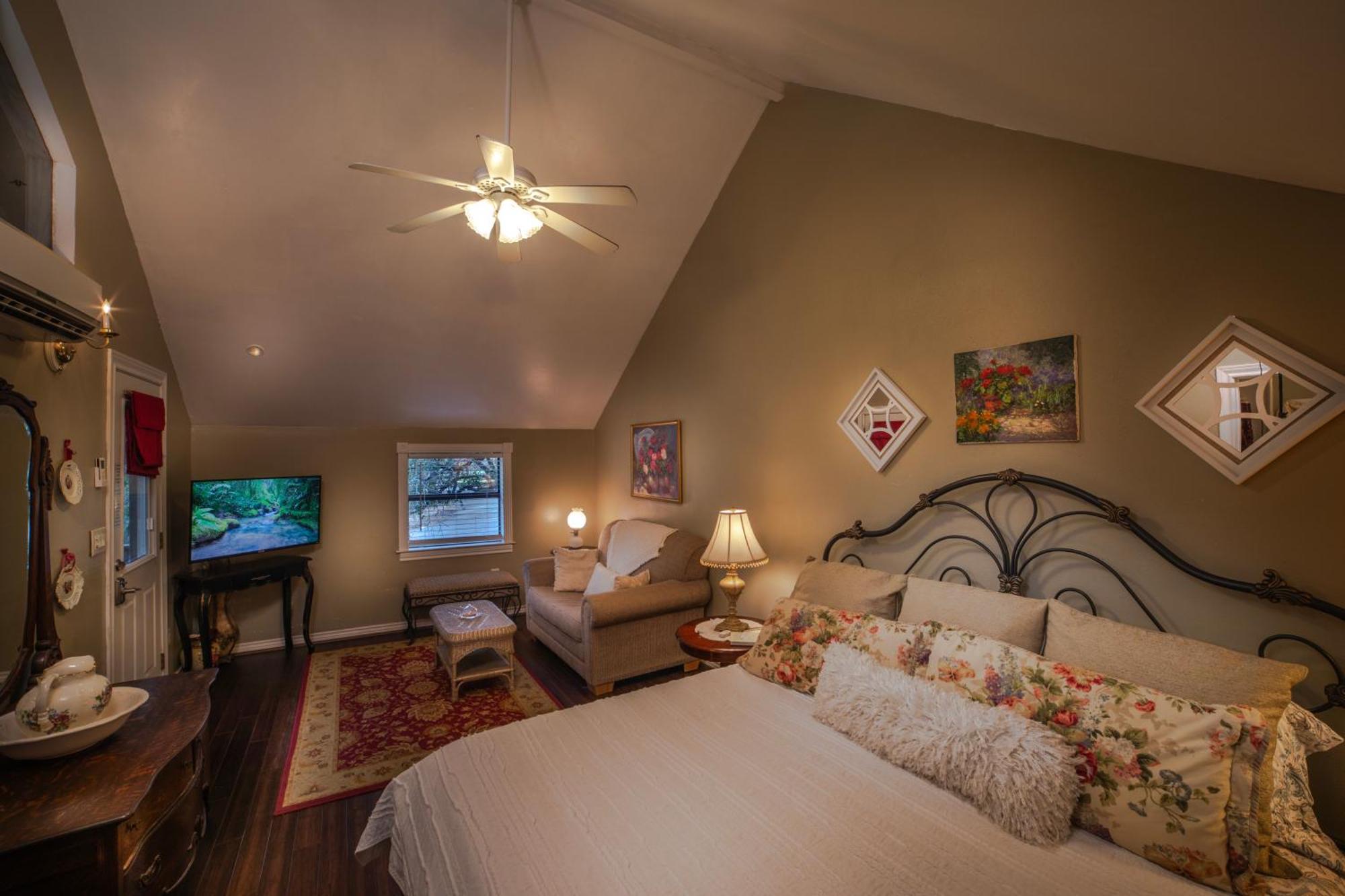 Bed And Breakfast On White Rock Creek Waco Eksteriør bilde